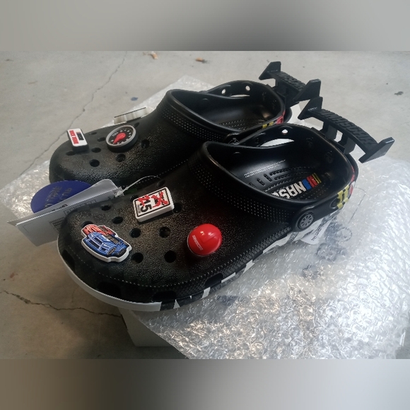 NASCAR Crocs sz 8 mn - Picture 3 of 3